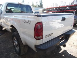2006 Ford F-250 XL White Super Cab 6.0L AT 4WD #F22896